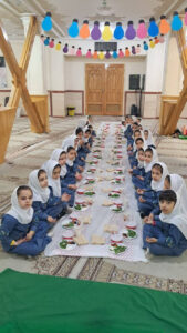 برگزاری نماز جماعت و مراسم افطاری برای نوآموزان جهت آشنایی با ماه مبارک رمضان کودکستان شهید غیوری سال تحصیلی1405-1404